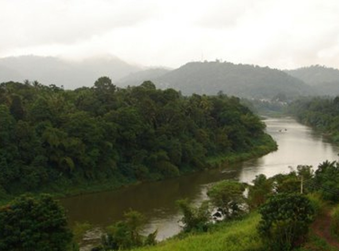 මහවැලි ගඟ ආශ්‍රිත මහ ගංවතුර අධි ගංවතුරක් දක්වා වර්ධනය වෙයි 